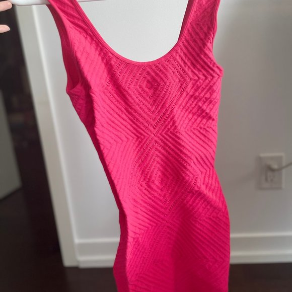 BCBGeneration Pink Low-Back Tight Summer Dress - Picture 4 of 4